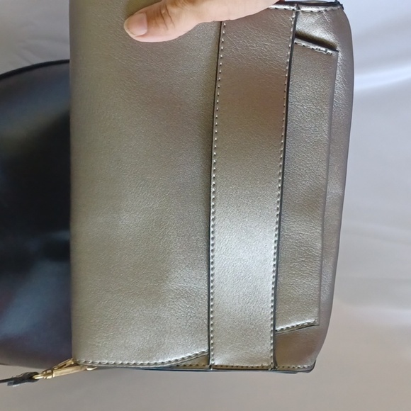 Summer & Rose Crossbody Purse - Picture 2 of 5